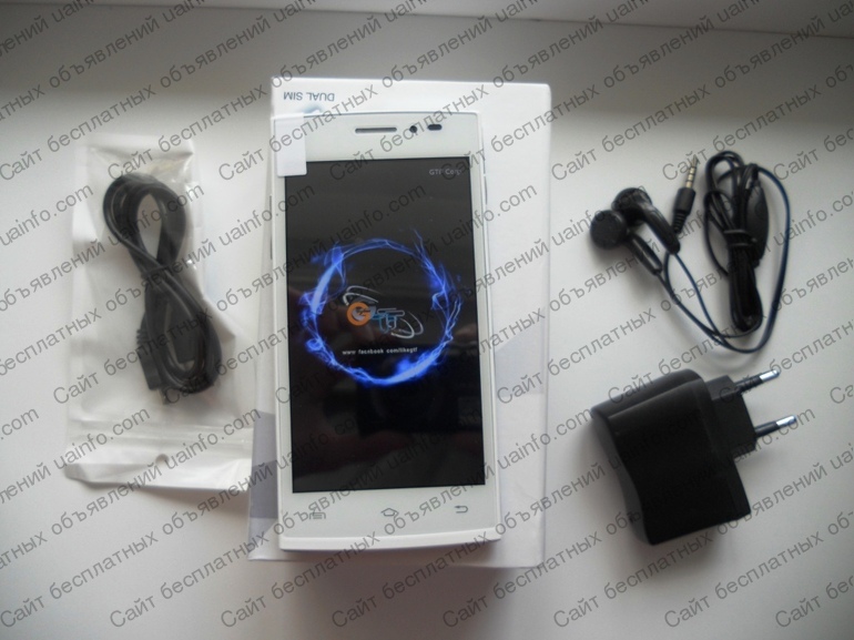 Фото: Бюджетный смартфон нтс GT-M7 White (экран 4,5