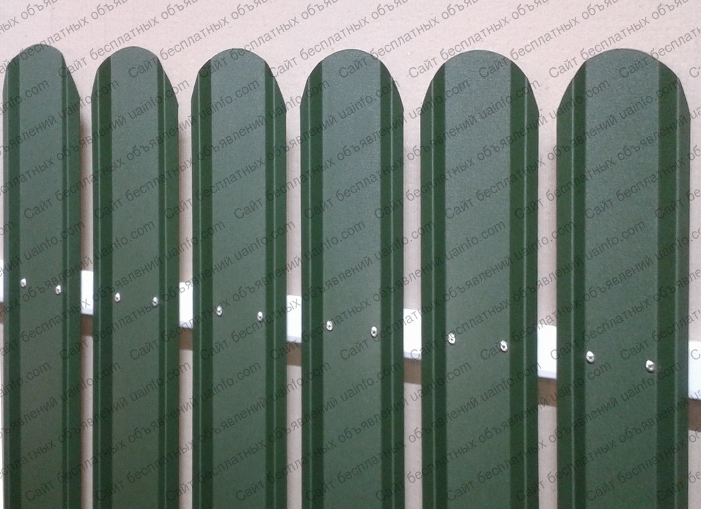 Фото: Евроштакетный забор металлический