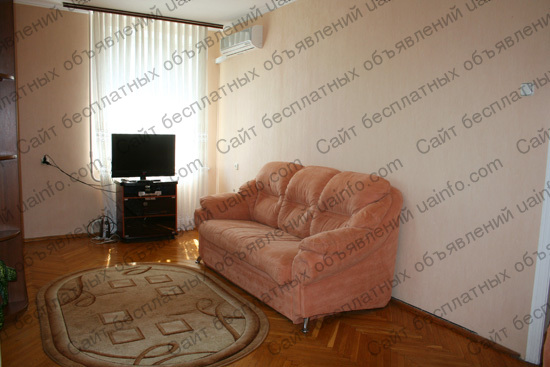 Фото: Бульвар Леси Украинки 5а, раздельная двухкомнатная квартира посуточно