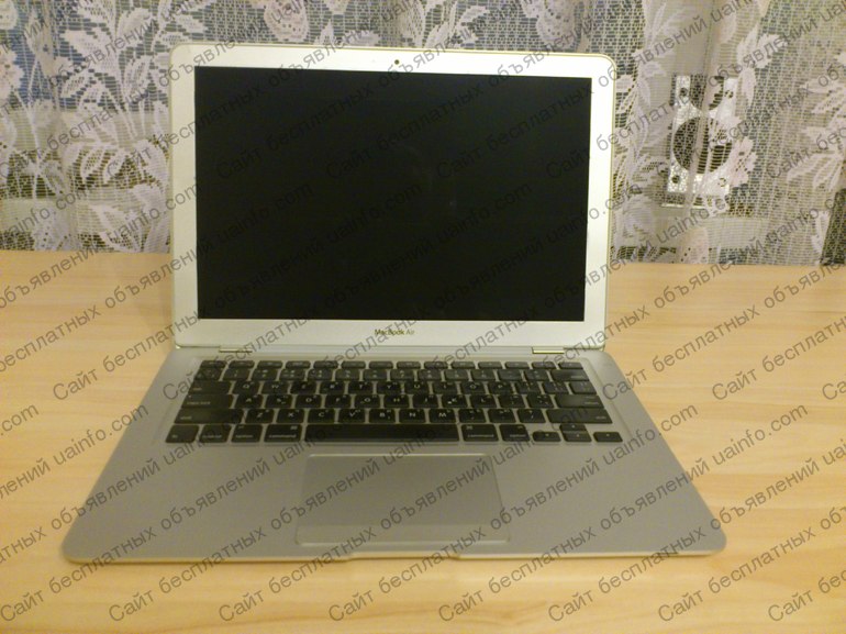 Фото: Apple MacBook Air 13 2. 13 ггц/2 гб DDR3/128 гб SSD