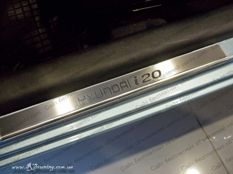 Фото: Тюнинг накладки на пороги авто Hyundai і20 Tip2