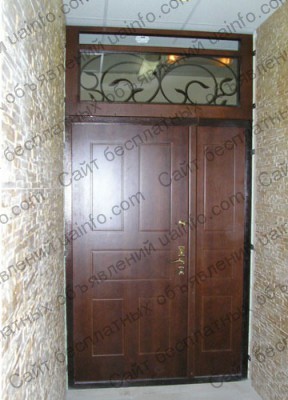 Фото: Тамбурные металлические двери эконом-класса: железная дверь